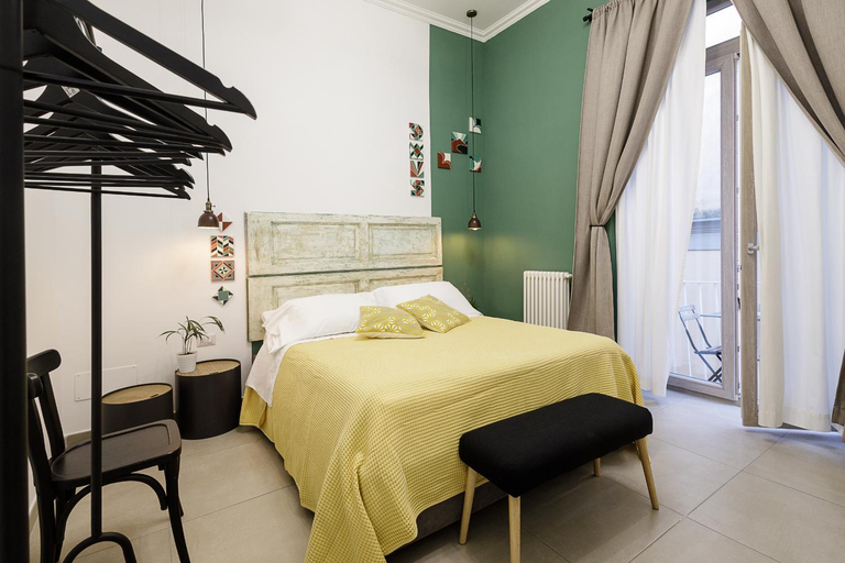 Others 3, Crianza B&B, Napoli