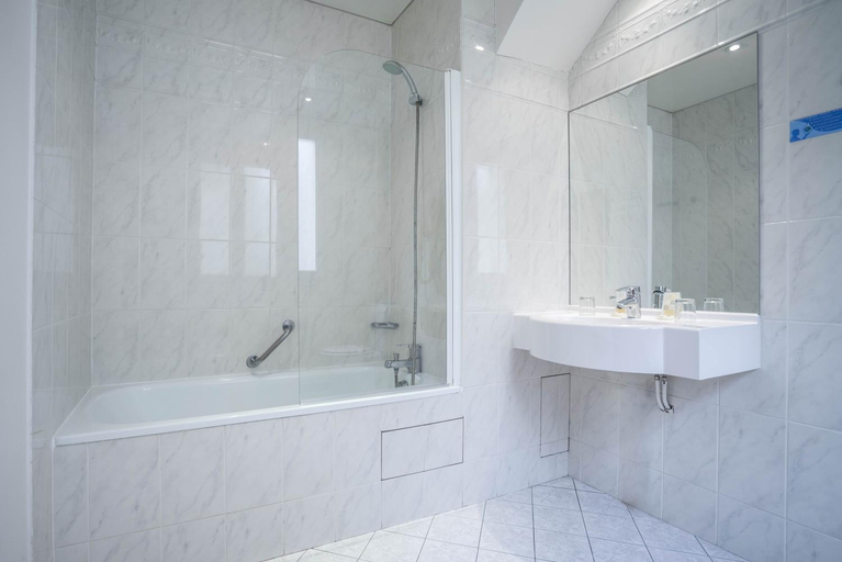 Bathroom 4, Hotel Delambre, Paris