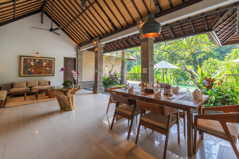 Dining Room 9