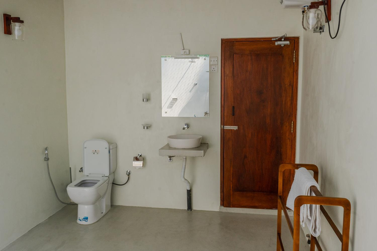 Bathroom 3, Tekkawatta, Kaduwela