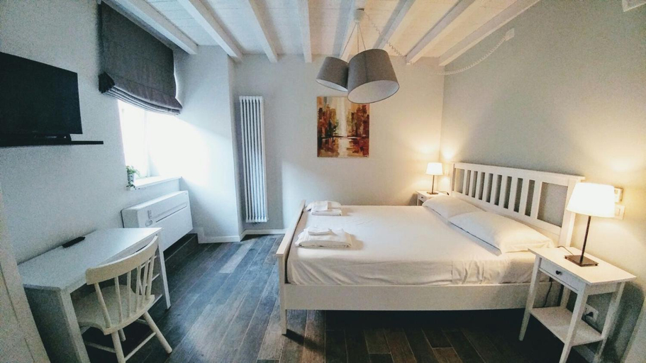 Others 5, Il Colle b&b, Rome