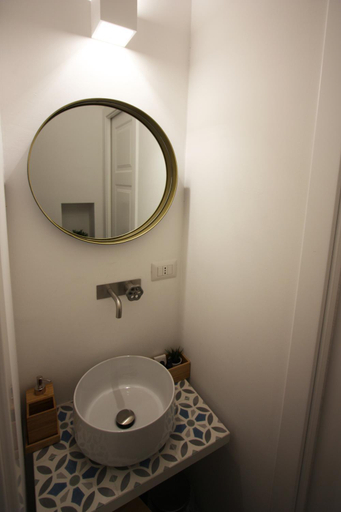 Bathroom 2, B&B Santa Chiara, Bari