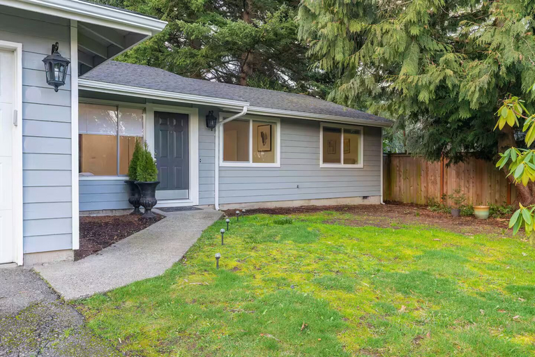 Exterior & Views 2, Comfortable Kirkland Home for Family & Remote Work, King