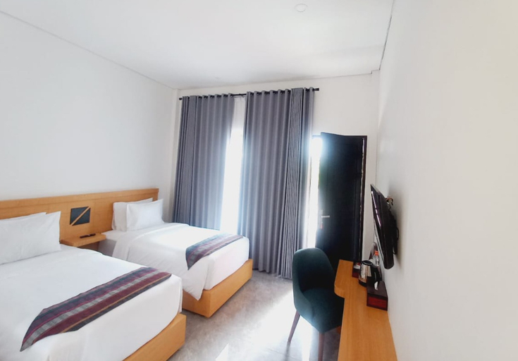 Bedroom 3, Queen Parrona Hotel, North Tapanuli