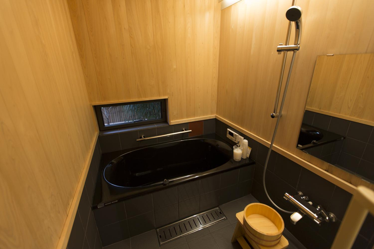 Bathroom 2, Kurenai-an, Kyoto