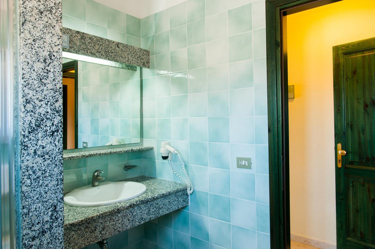 Bathroom 4, Club Hotel Torre Moresca, Nuoro
