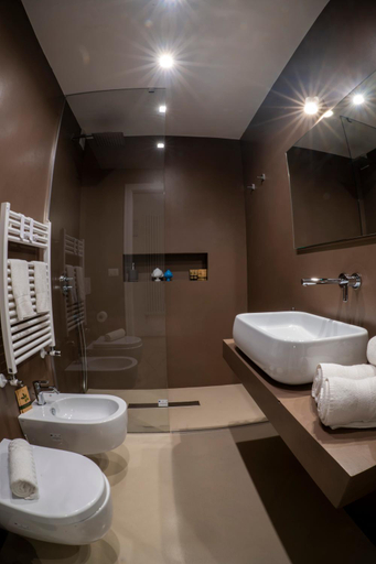Others 5, B&B Murex, Bari