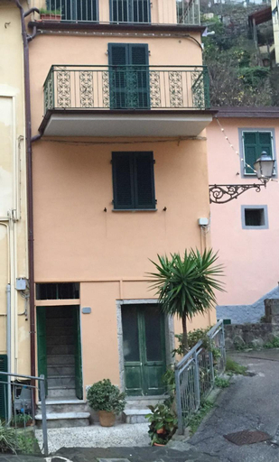 Exterior 10