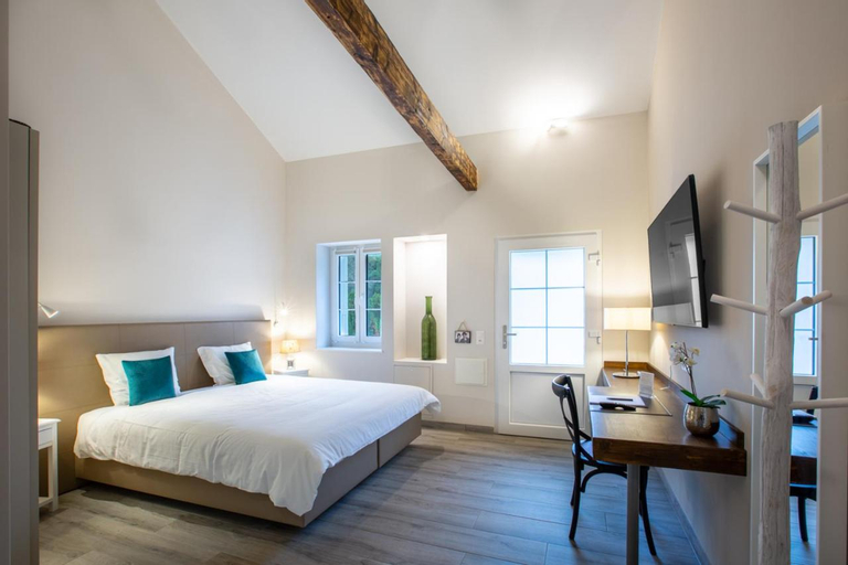 Bedroom 25