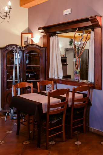 Food & Drinks 5, Rooms En Krajcar, Cerknica