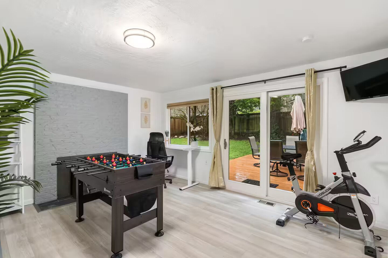 Others 5, Comfortable Kirkland Home for Family & Remote Work, King