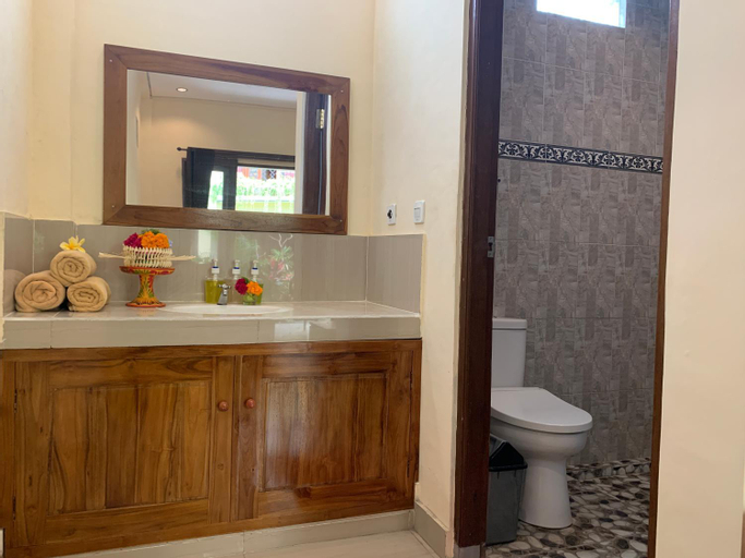 Bathroom 12