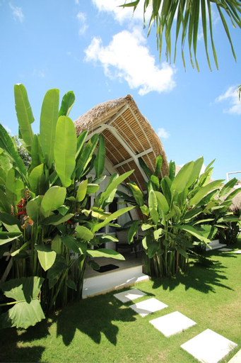 Exterior 14