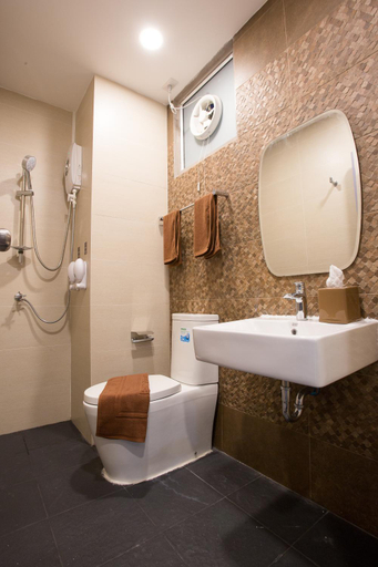 Bathroom 16