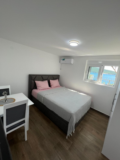 Others 4, Azzure Apartment