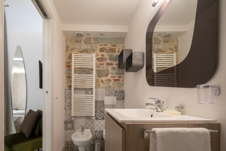 Bathroom 7