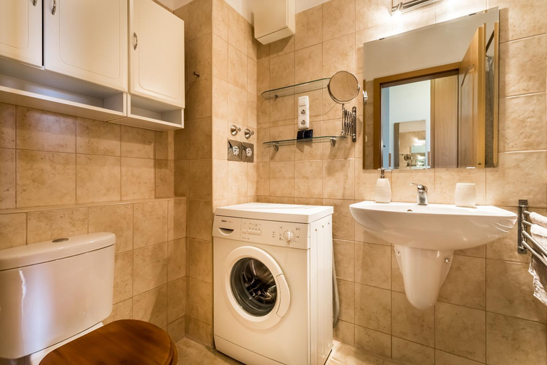 Bathroom 3, BpR Hello Hollo Apartment, Budapesti