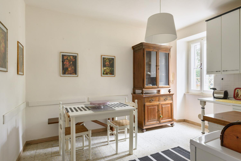 Dining Room 9