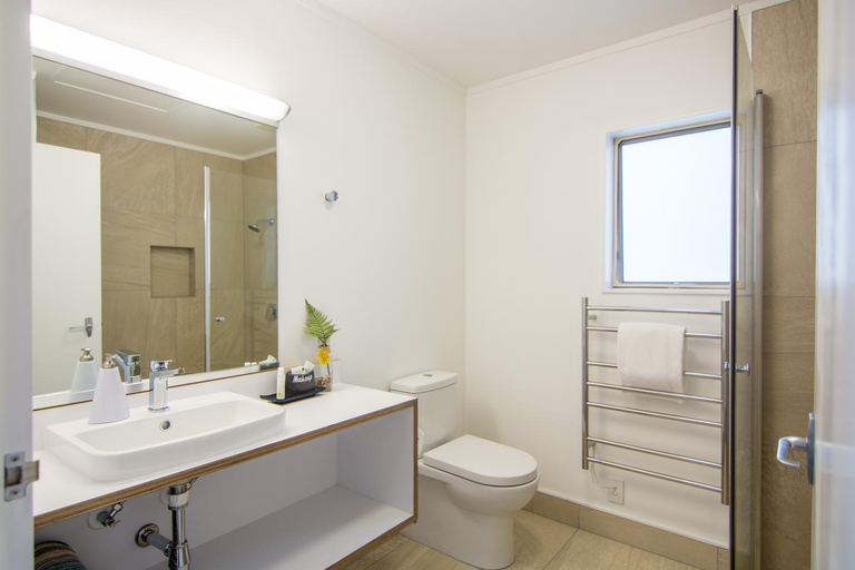 Bathroom 3, Abel Tasman Lodge, Tasman