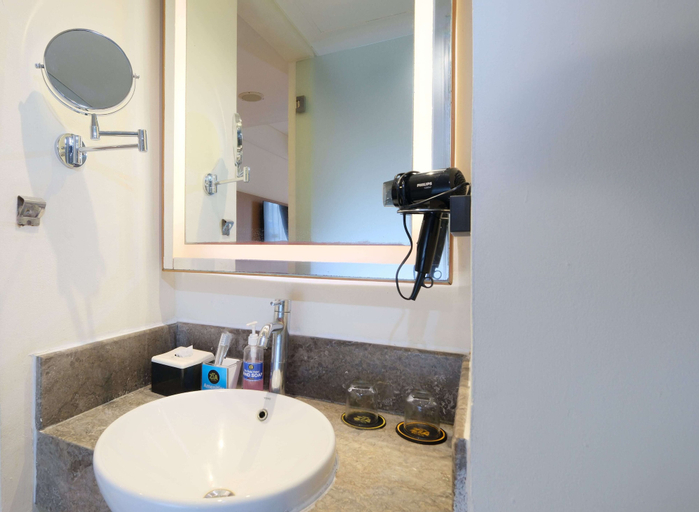 Bathroom 8