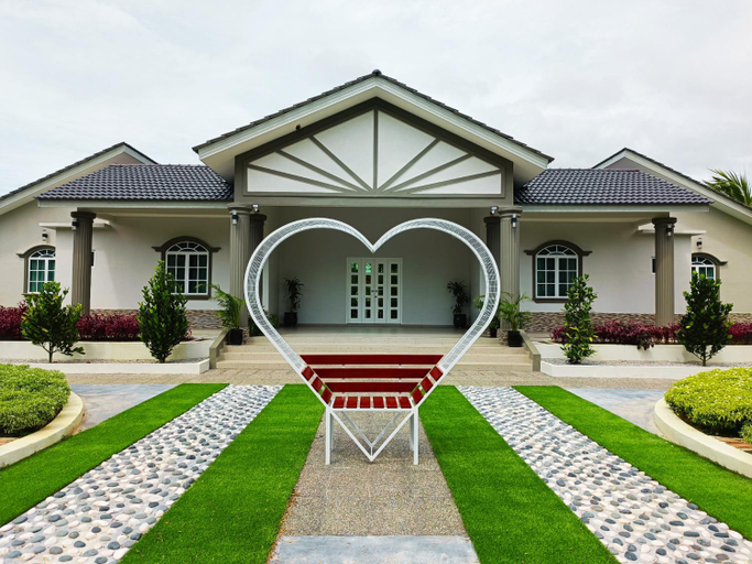 Exterior & Views 1, Villa Dracaena Melaka - Private Pool, Hill View, 20 minutes to Town, Malacca City