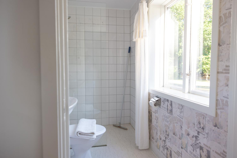 Bathroom 3, Mormors Pensionat Strandhagen, Borgholm