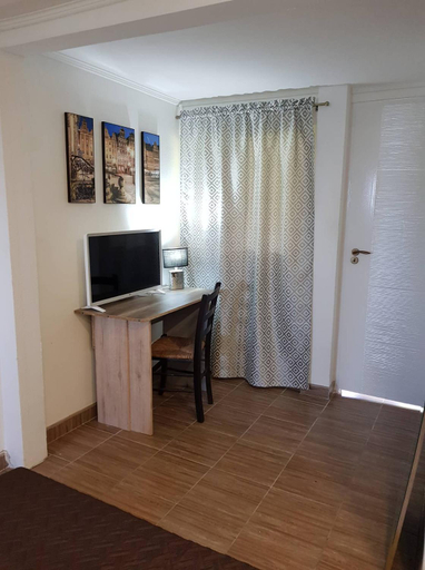 Others 4, Airport16 bed and breakfast, Gyál