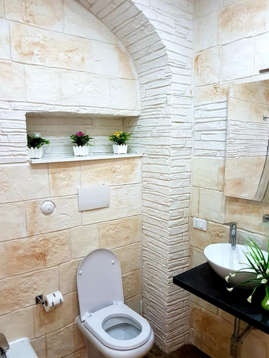 Others 5, Room n.22, Taranto