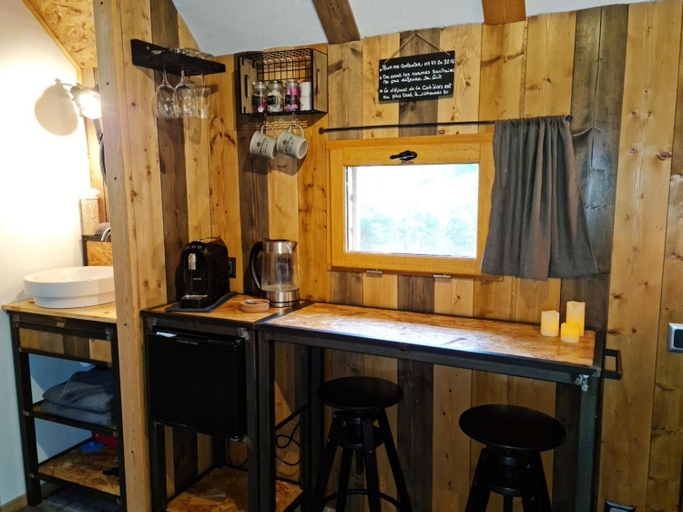 Bathroom, Cab'ânes du Pibeste, Hautes-Pyrénées