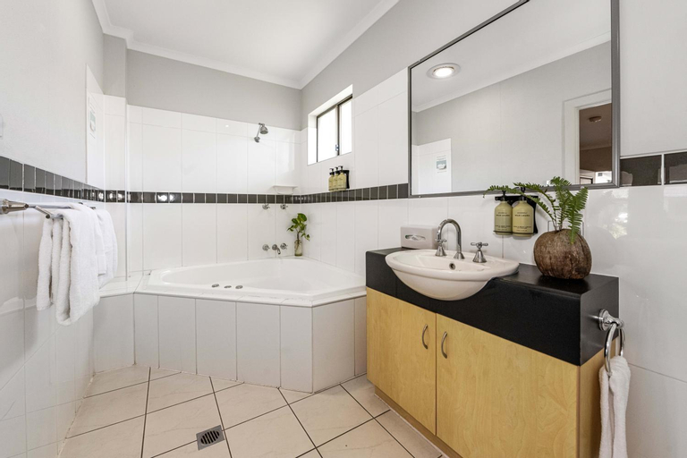 Bathroom 29