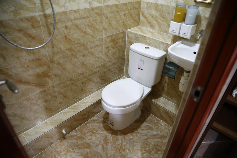Bathroom 9