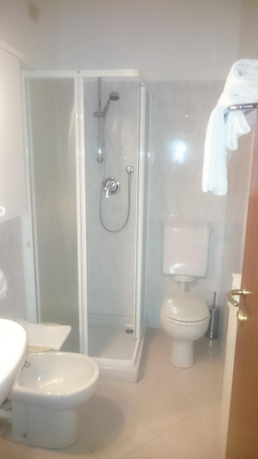 Bathroom 3, Hotel Liliana Andora citr 9006-0004, Savona