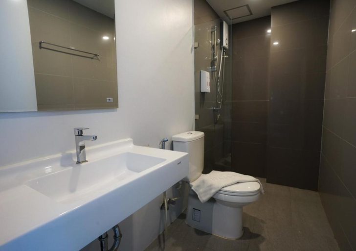 Bathroom 4, The Zleep Chonburi, Muang Chon Buri