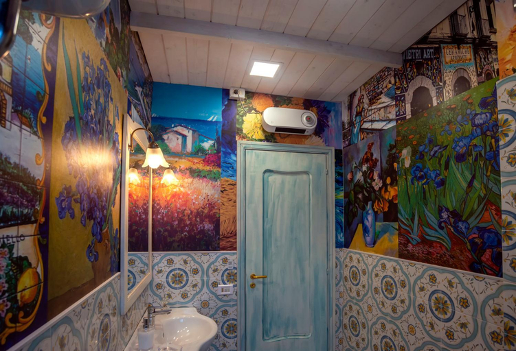 Bathroom 5, Nives Bed and Breakfast, Napoli