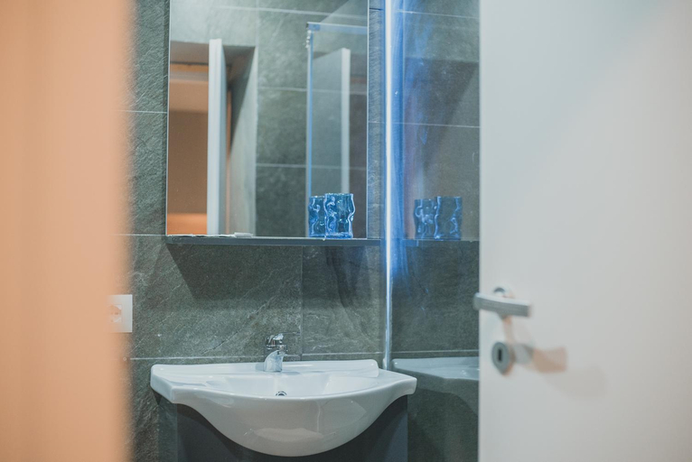 Bathroom 5, Il Perale, Salerno