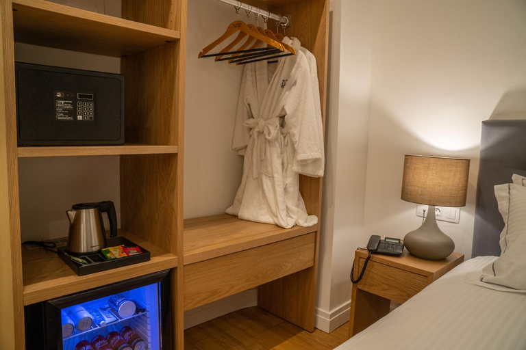 Bedroom 3, Glyfada Riviera Hotel, Attica