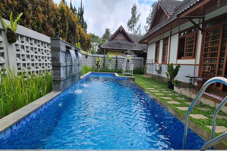 Swimming Pool 12