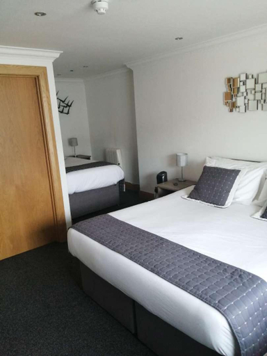 Others 5, Reveller Bar Lodgings