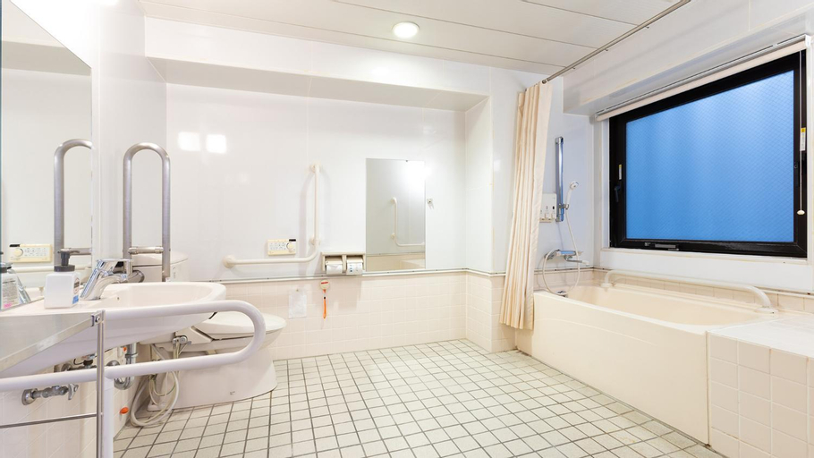 Bathroom 11