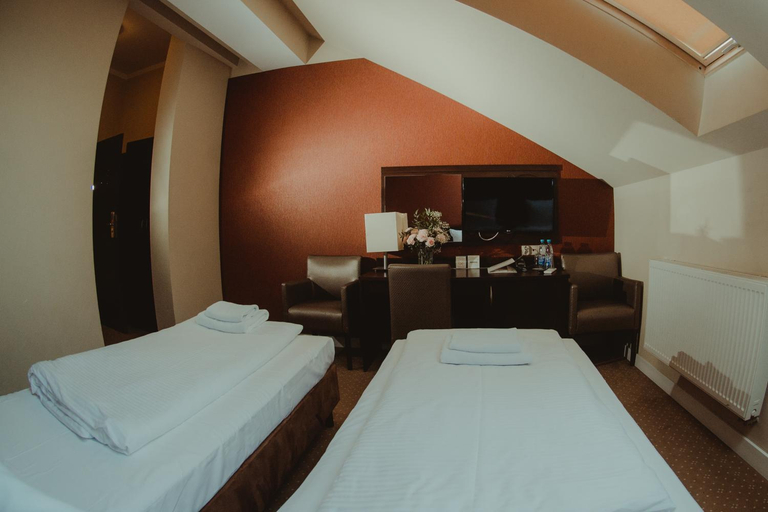 Bedroom 3, Centrum Bankietowo - Hotelowe "Perla", Leżajsk