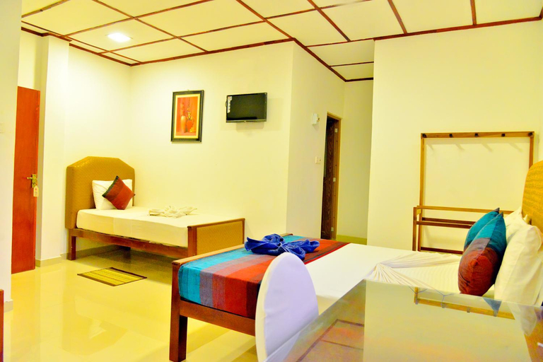 Bedroom 3, Thilaka City Hotel, N. Palatha East