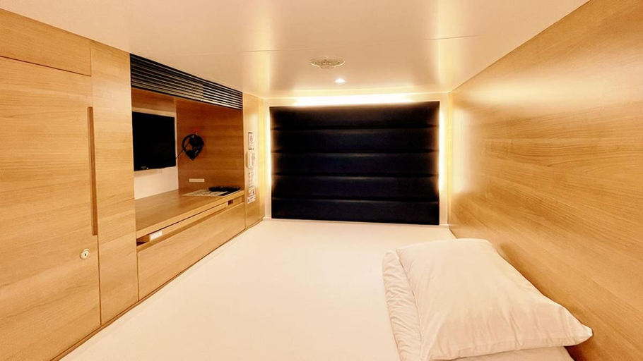 Bedroom 4, Capsule Hotel Topos Sendai Station Nishiguchi, Sendai