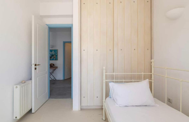 4, Petra House Kea 12776742, South Aegean