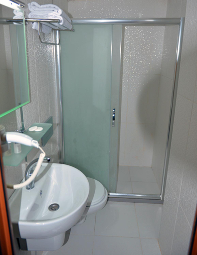 Bathroom 2, Hotel Marina City, Fatih
