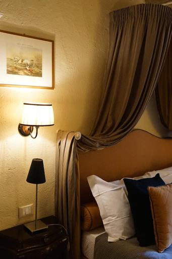 Others 5, LOCANDA IL CANOVACCIO, Livorno