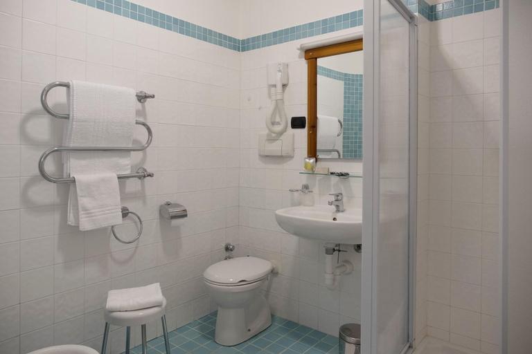 Bathroom 3, Pracatinat Hotel & Restaurant, Torino