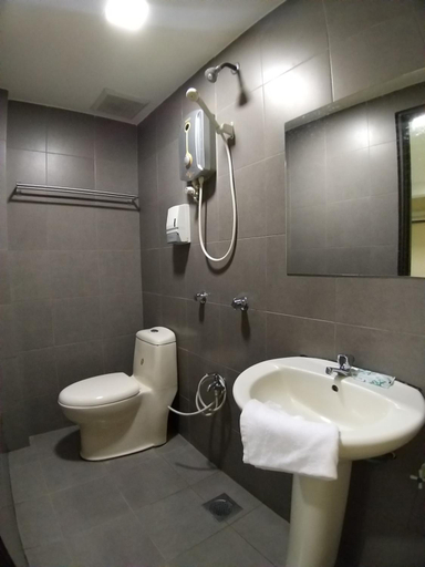 Bathroom 4, Bestari, Lipis