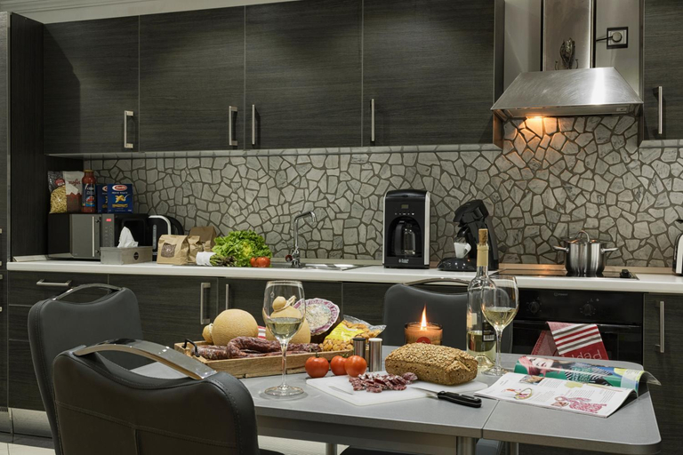 Food & Drinks 5, The Queen Luxury Apartments - Villa Liberty, Luxembourg