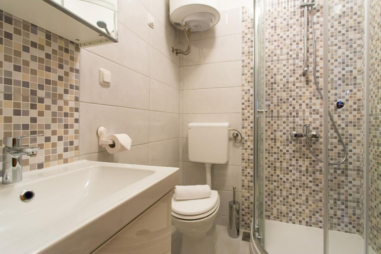 Bathroom 3, Apartments Adrijana, Malinska-Dubašnica