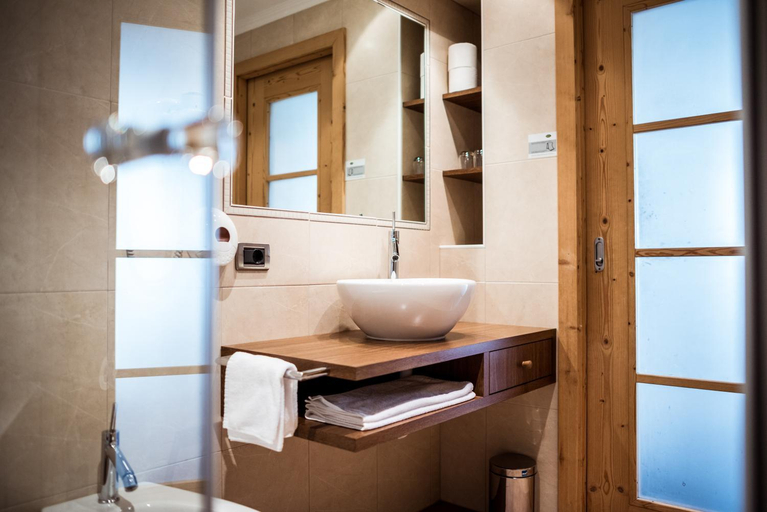 Bathroom 5, Linder Cycling Hotel, Bolzano